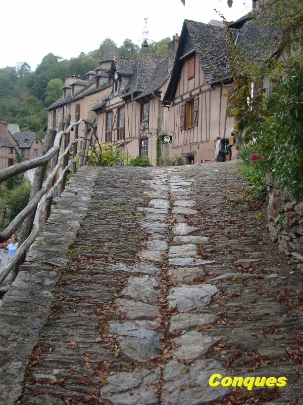 Conques Aveyron (5) (600x800)