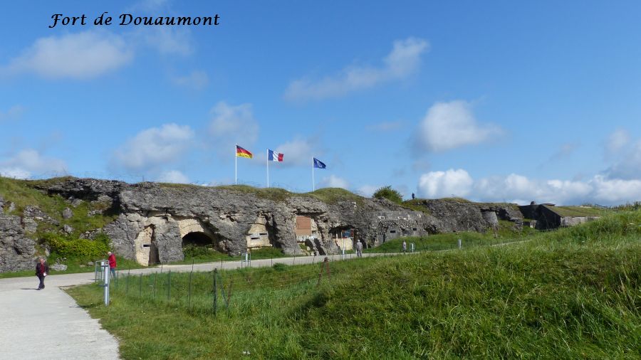 10P1050362 fort de Douaumont (8)