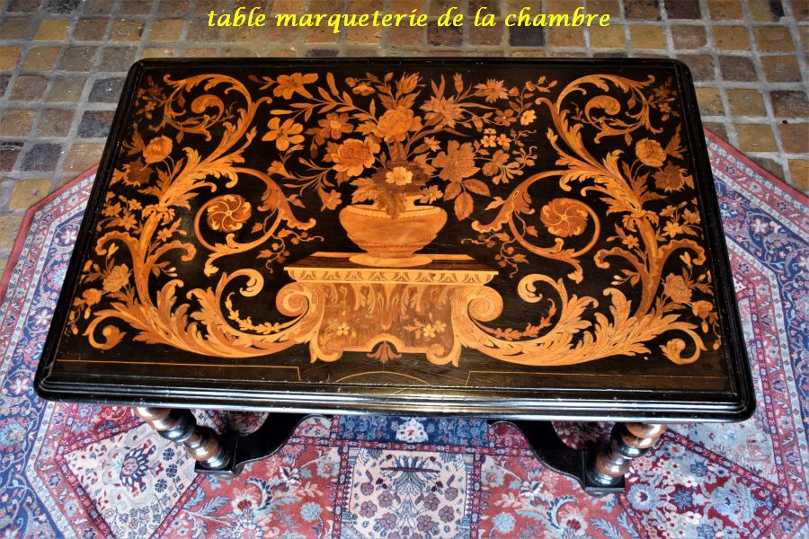 029 table marqueterie